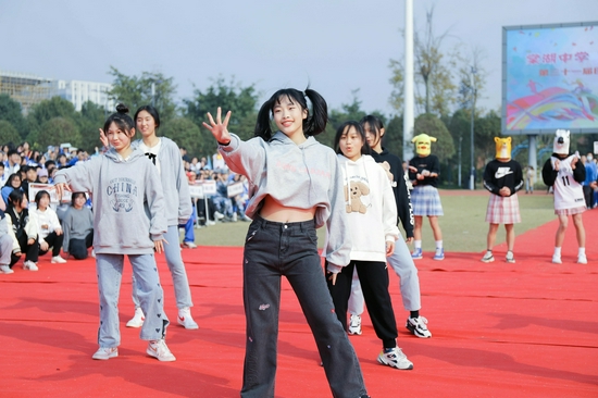 牵动着球迷